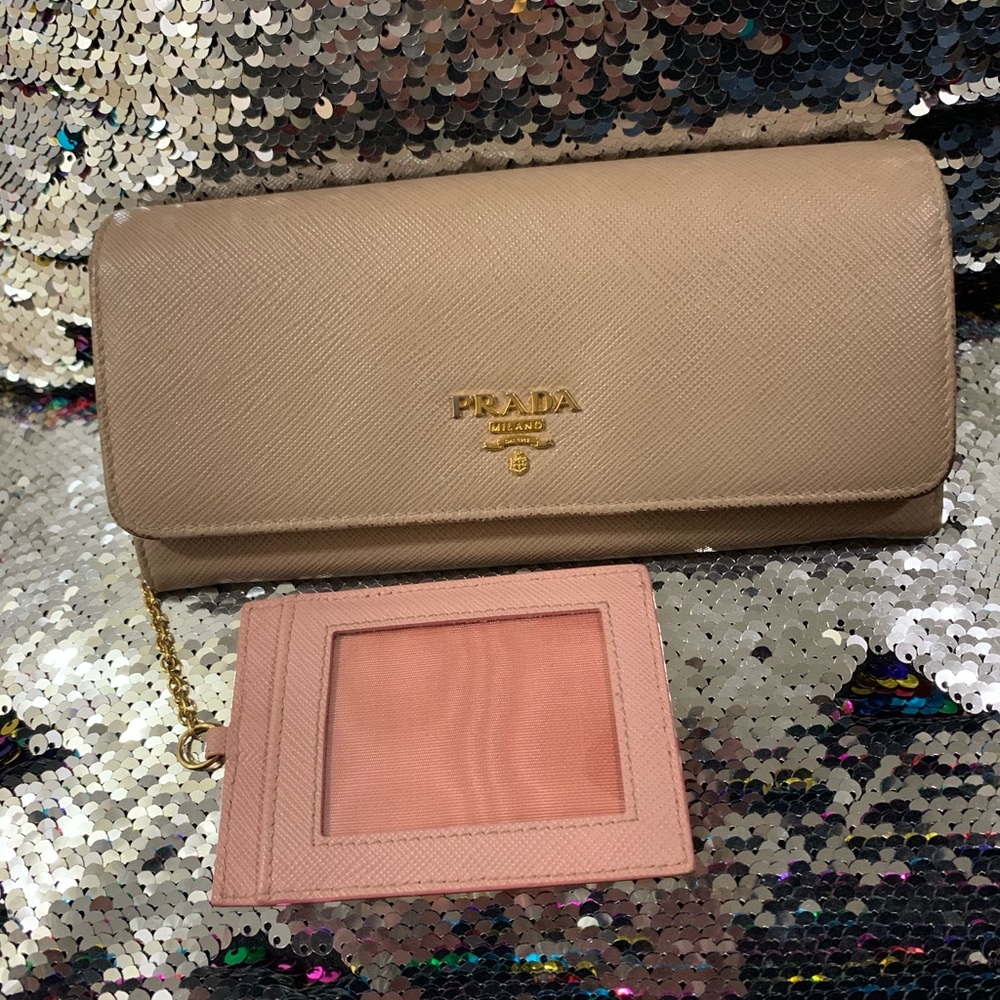 💖Prada Saffiano Continental Wallet💖